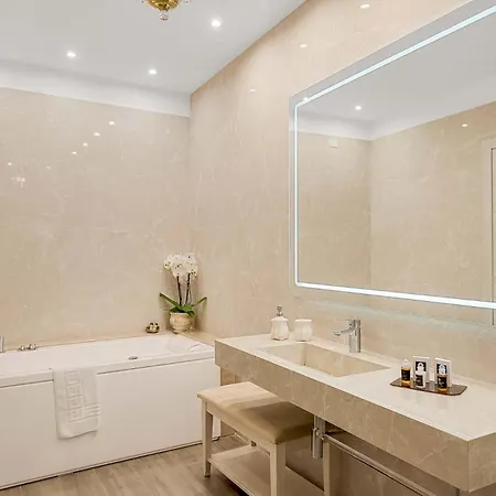 Luxury Dreams *
