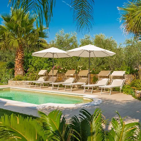 Luxury Dreams Pensionat 4*