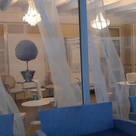 Luxury Dreams בית הארחה