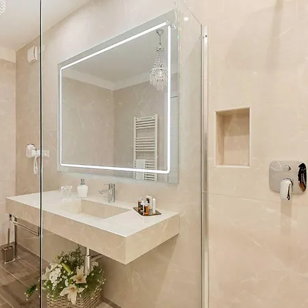Luxury Dreams 4*