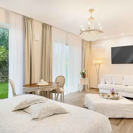 בית הארחה Luxury Dreams 4*