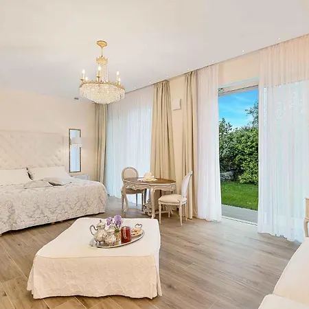 Luxury Dreams *