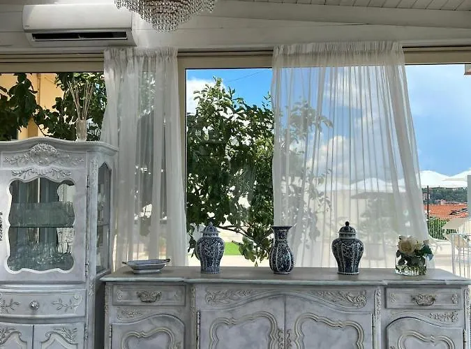 Luxury Dreams Πανσιόν 4*